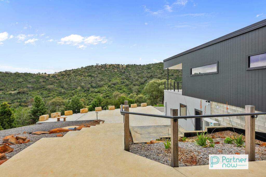 15 Katrina Court, Tamworth - Thumbnail 2