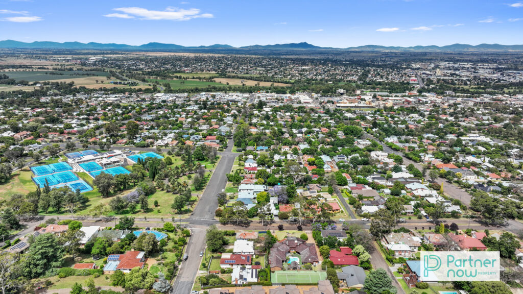 66 Raglan Street, Tamworth - Image 1