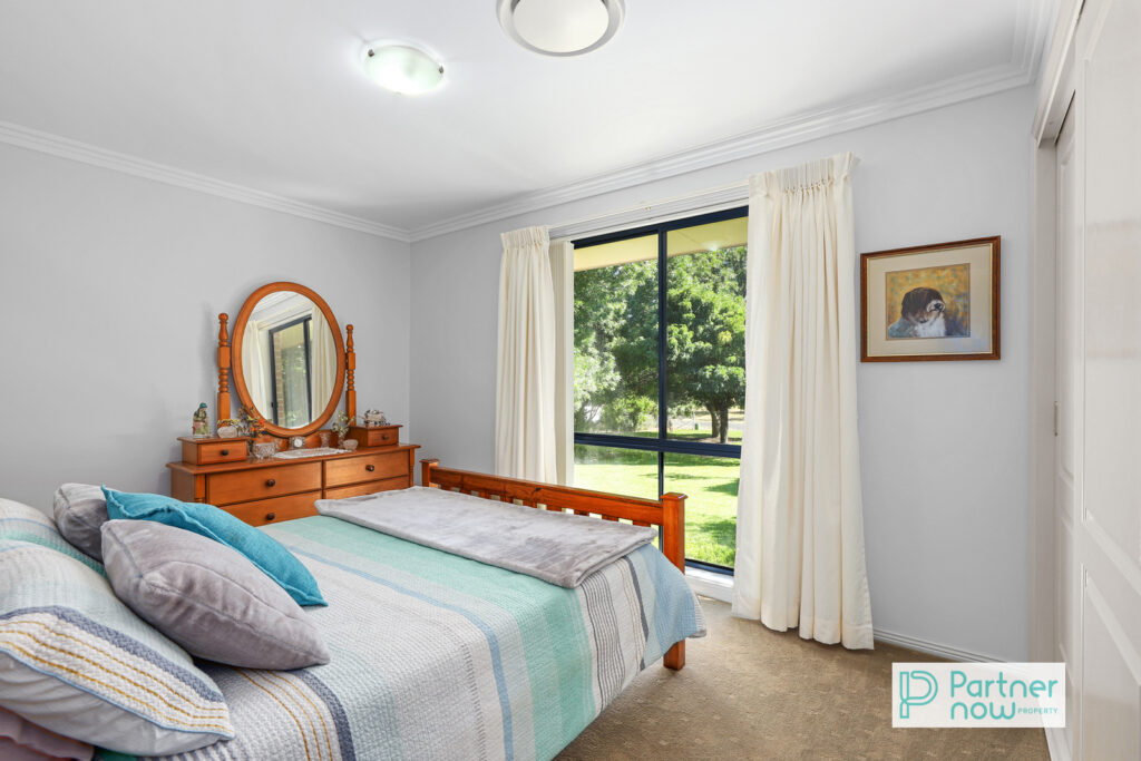 5 Barrington Drive, Tamworth - Thumbnail 8