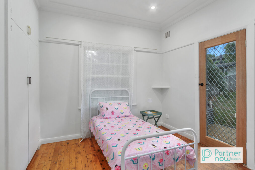 12 Burnside Avenue, Tamworth - Thumbnail 3