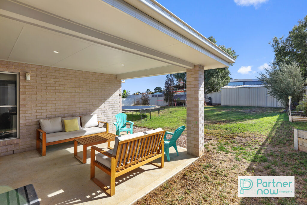8 Bellas Way, Tamworth - Thumbnail 2