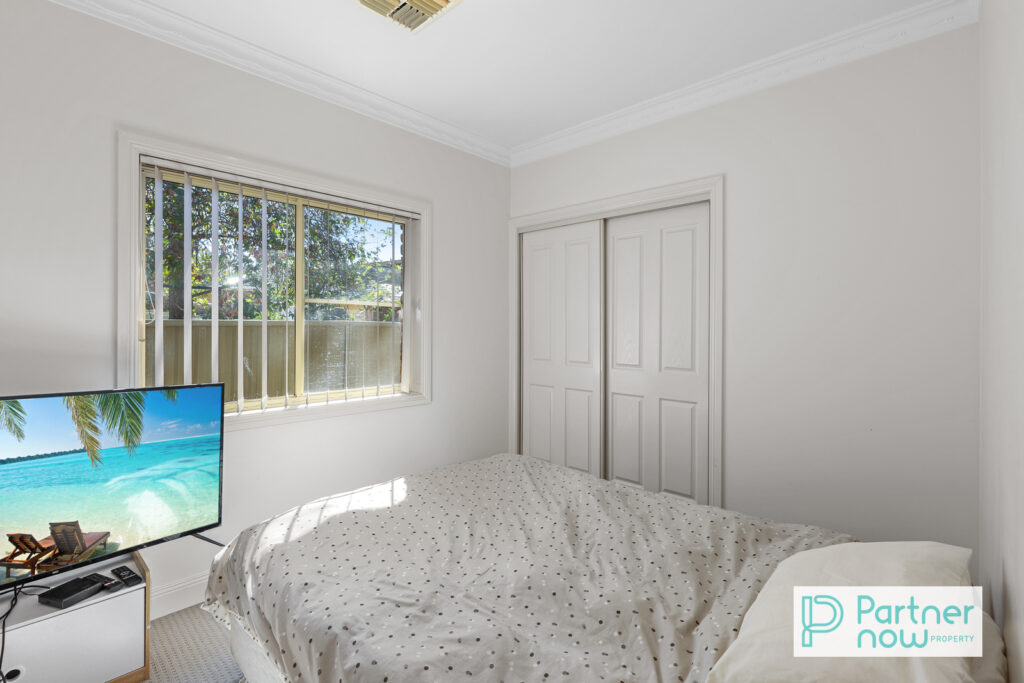 1/4 Mcdonald Crescent, Tamworth - Thumbnail 4
