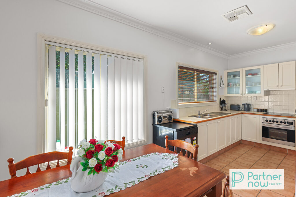 1/4 Mcdonald Crescent, Tamworth - Thumbnail 7