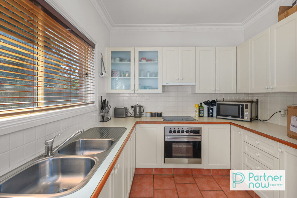 1/4 Mcdonald Crescent, Tamworth - Thumbnail 6