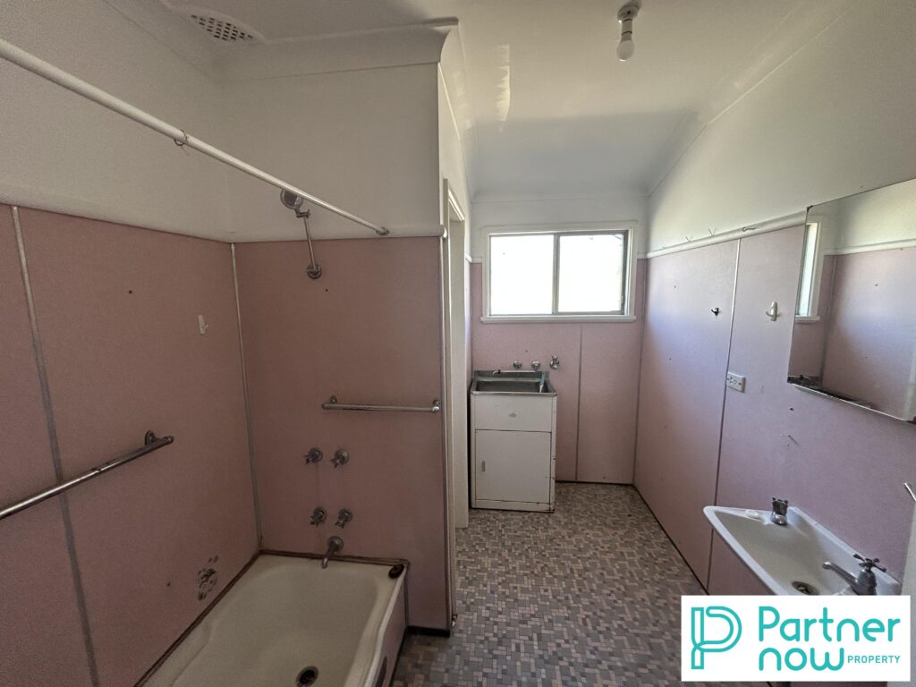 4/36 Baird Crescent, Tamworth - Thumbnail 3