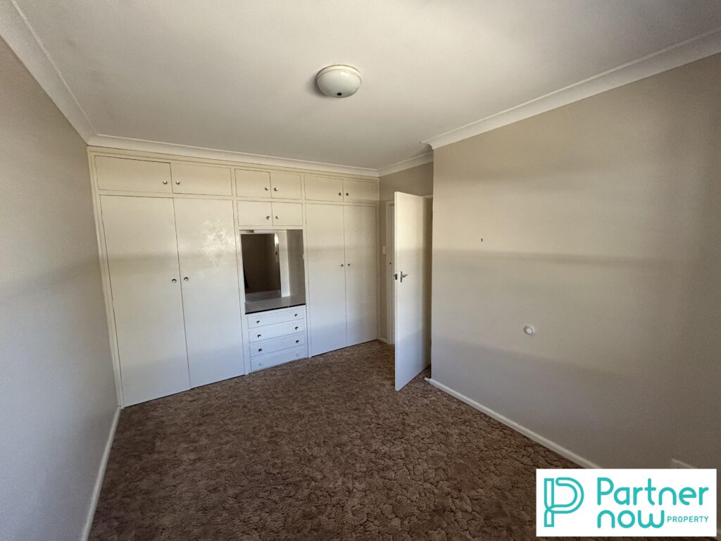 4/36 Baird Crescent, Tamworth - Thumbnail 2